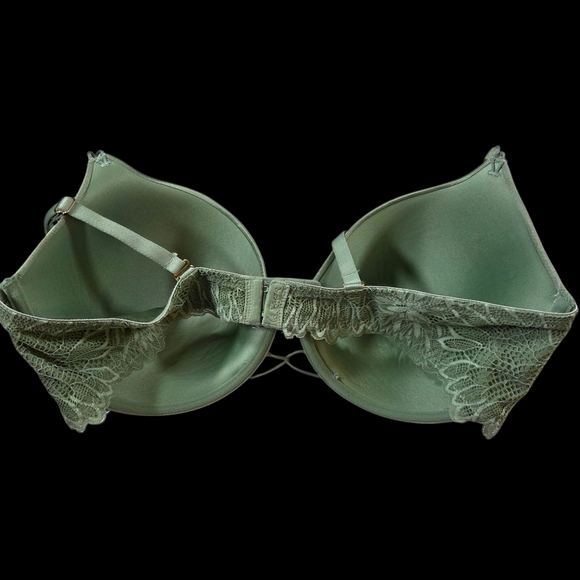SOLD  La SENZA So Free Criss Cross Front Sage Green Lace Bra Size 38DD - Picture 3 of 6